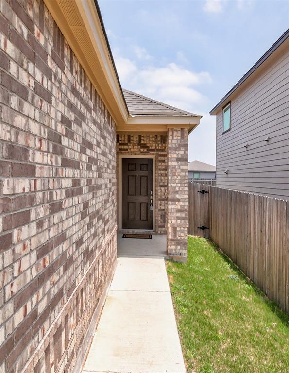 210 Adeline Dr, Kyle, TX 78640