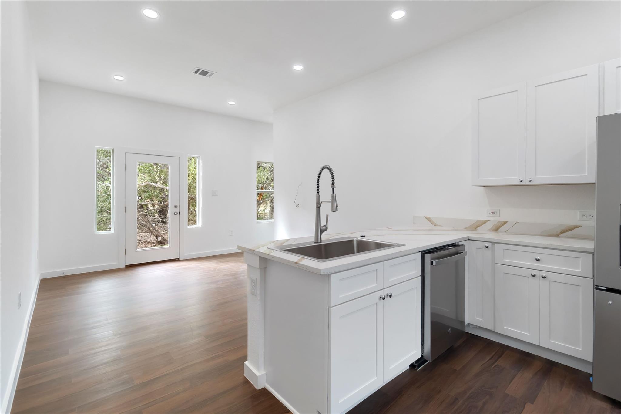 27 Pueblo Trl, Wimberley, TX 78676