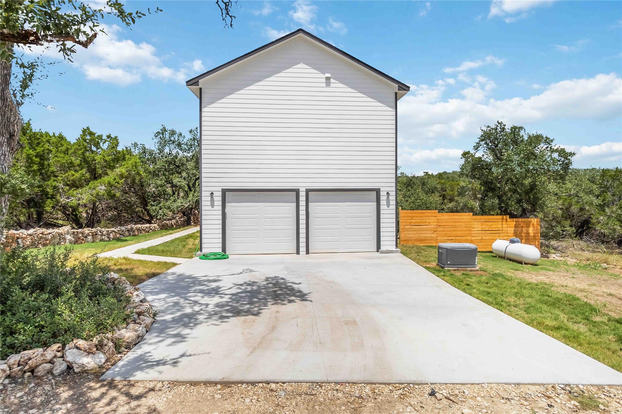 27 Pueblo Trl, Wimberley, TX 78676