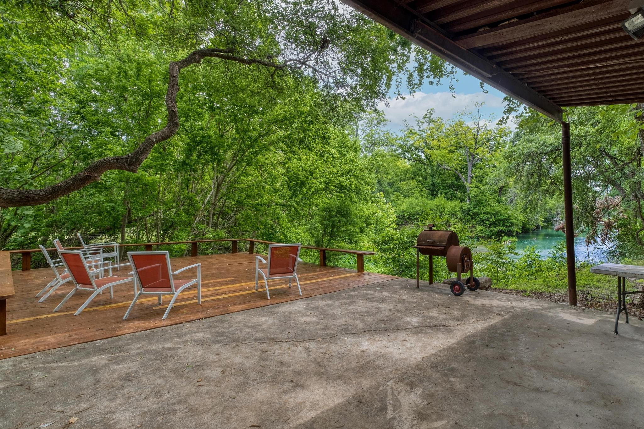 200 Red Bird Ln, Kingsbury, TX 78638