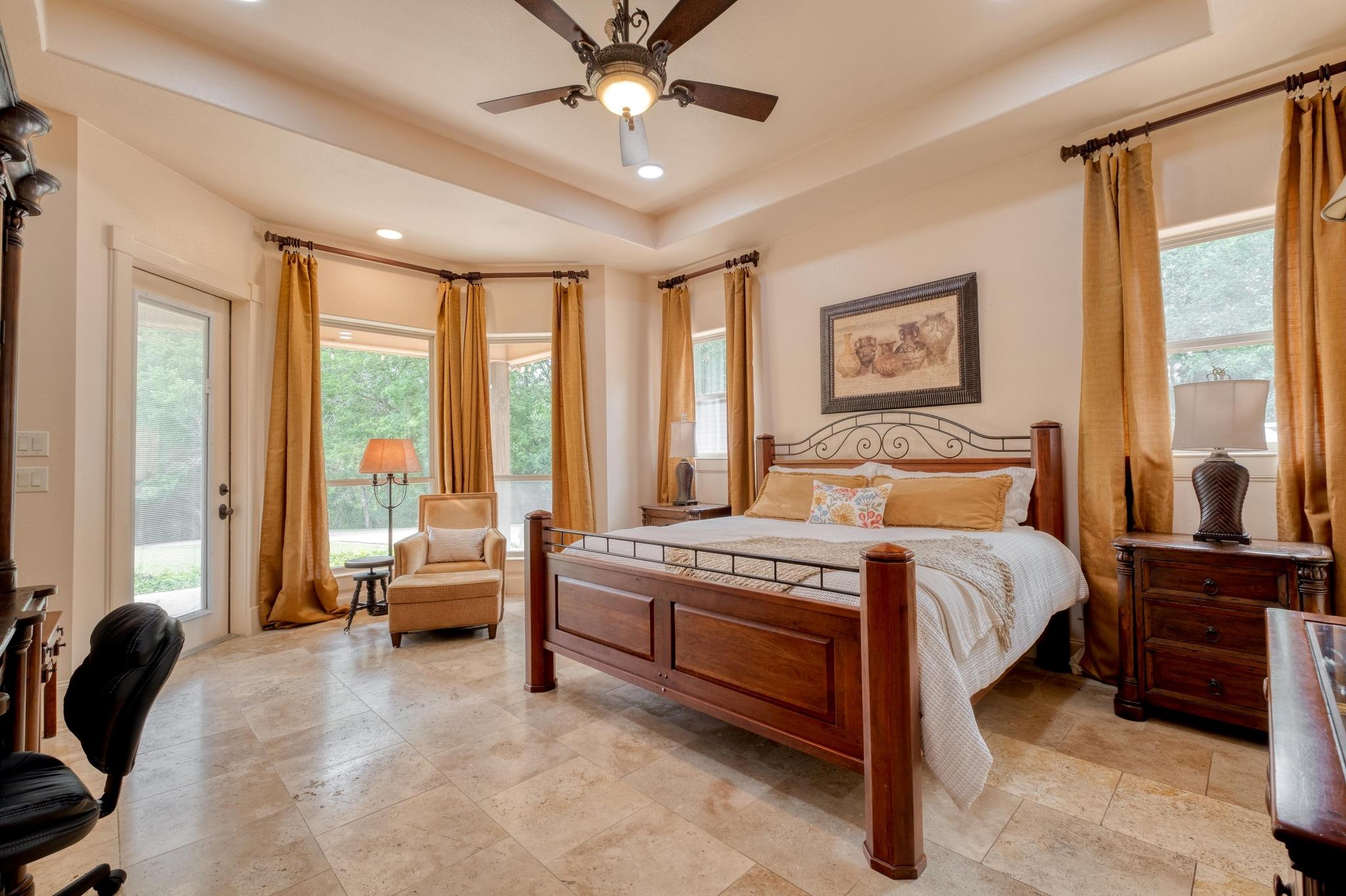 200 Red Bird Ln, Kingsbury, TX 78638