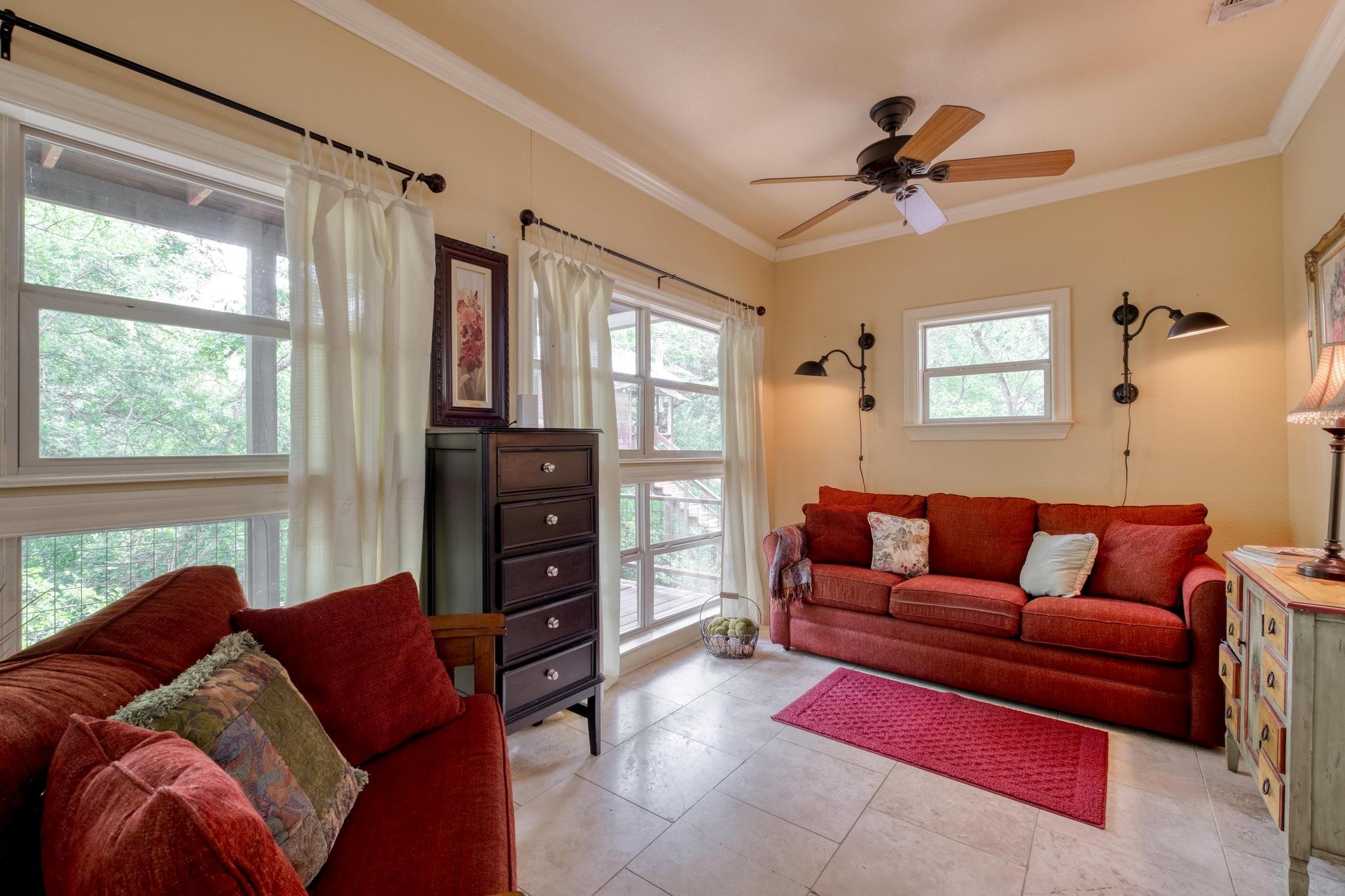 200 Red Bird Ln, Kingsbury, TX 78638