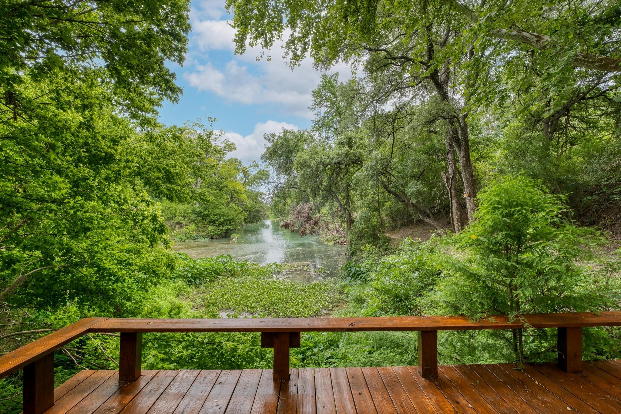 200 Red Bird Ln, Kingsbury, TX 78638