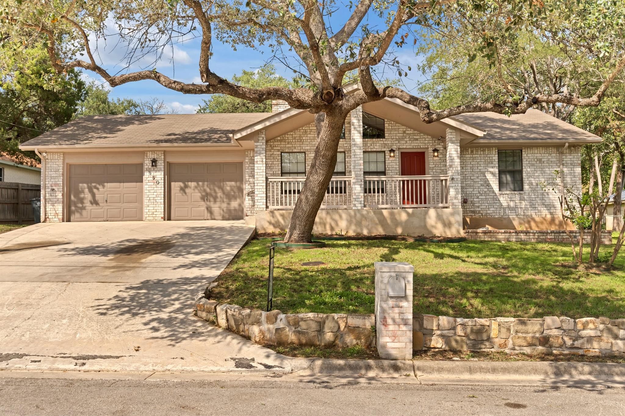 850 Mission Hills Dr, New Braunfels, TX 78130