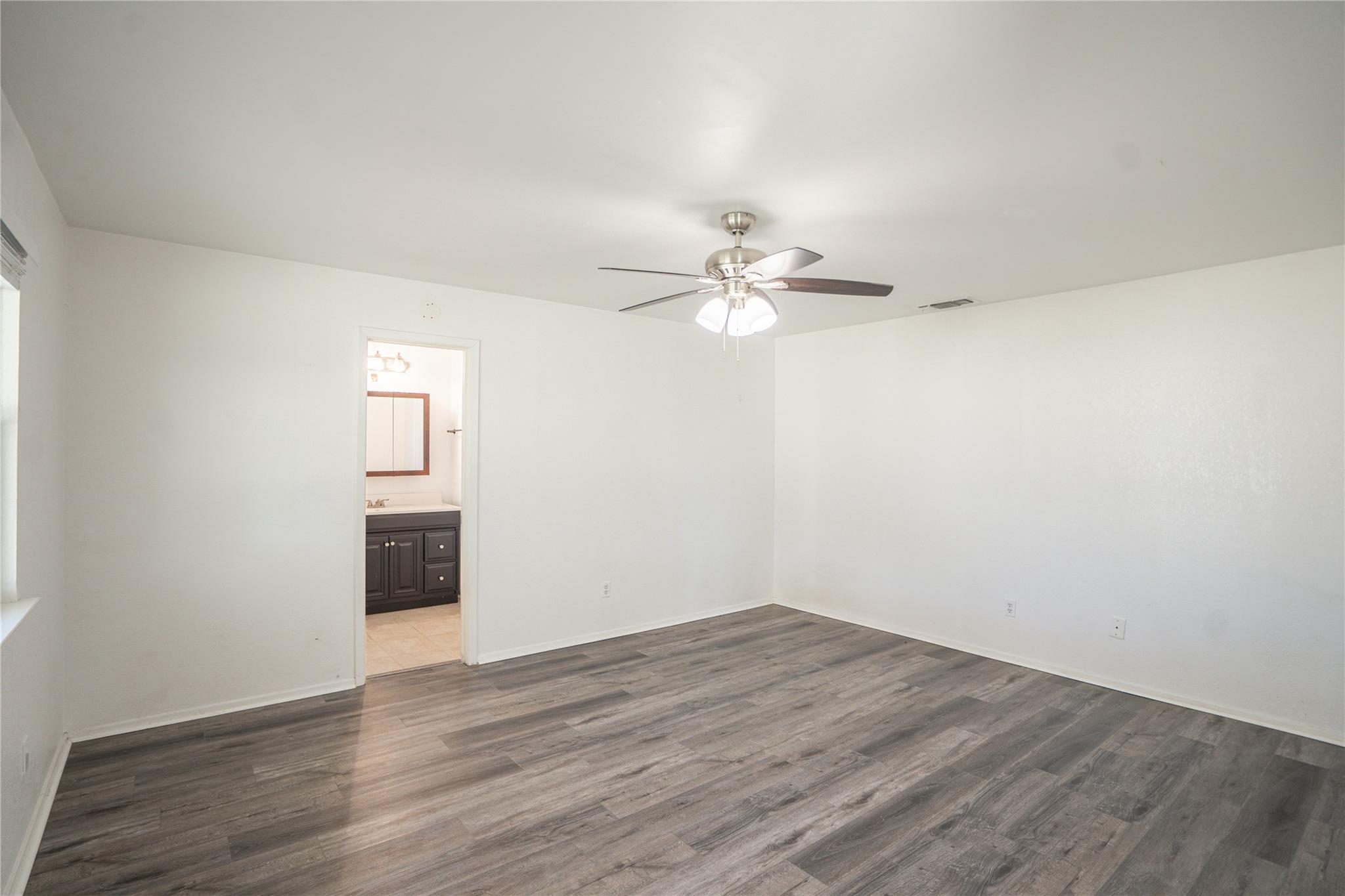 2010 Continental Dr, Killeen, TX 76543