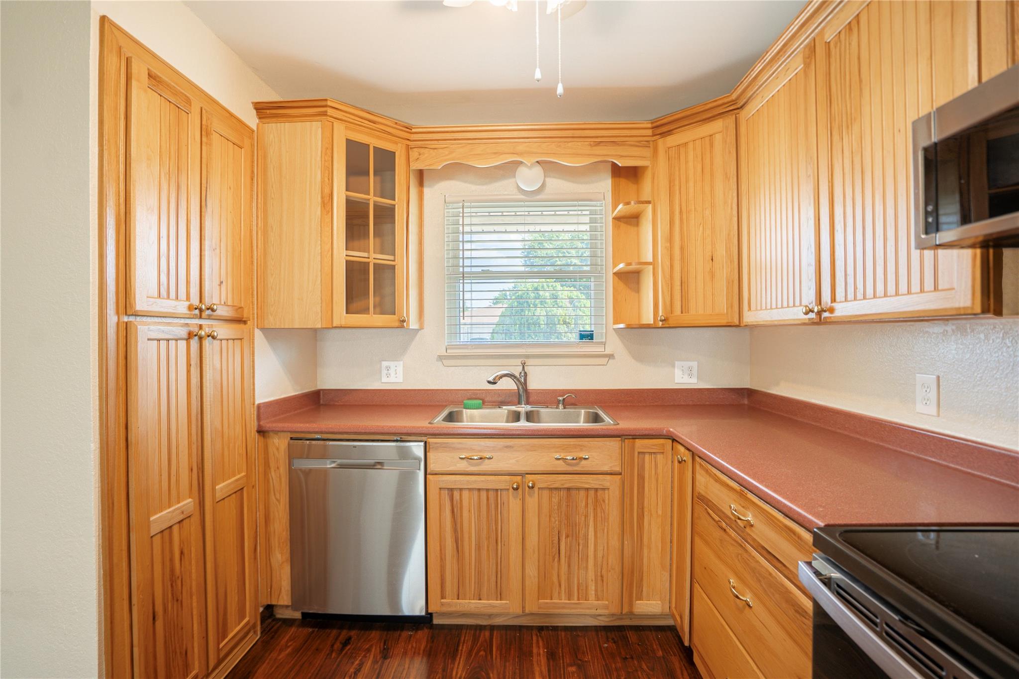 2010 Continental Dr, Killeen, TX 76543