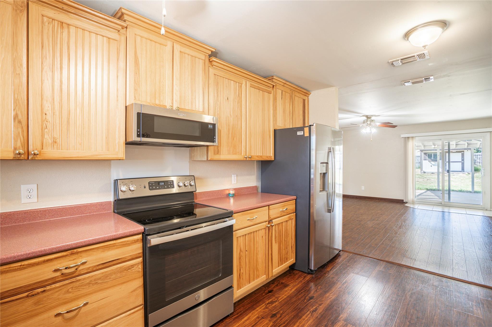 2010 Continental Dr, Killeen, TX 76543