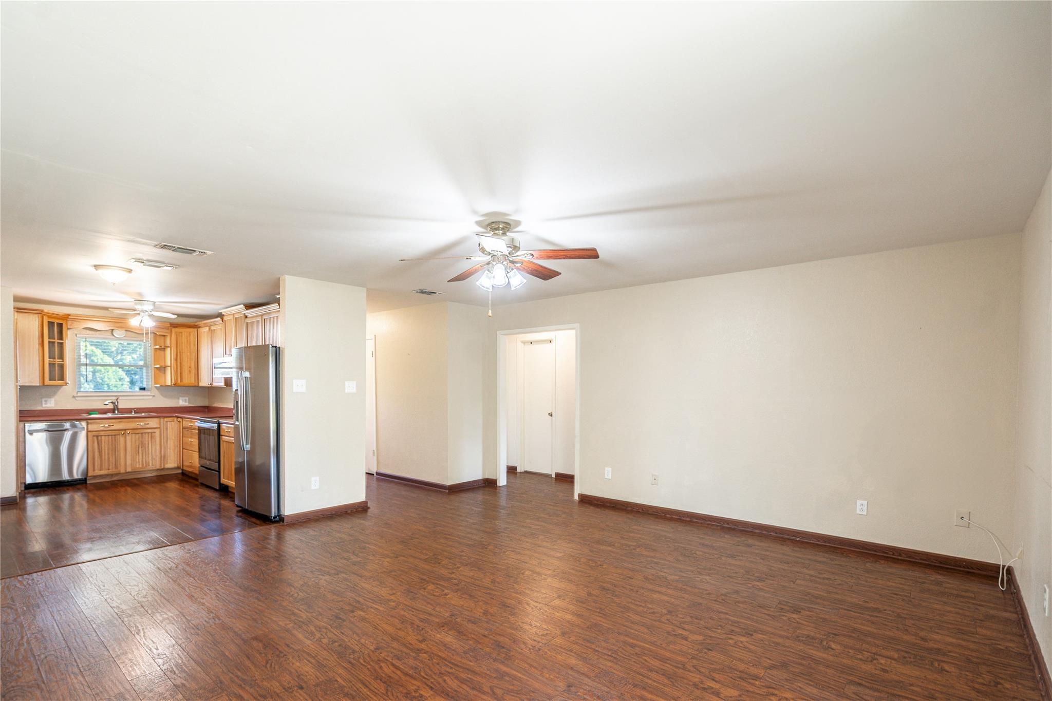 2010 Continental Dr, Killeen, TX 76543