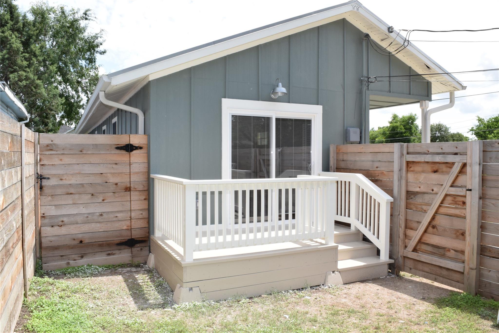 2200 E 18th St, Austin, TX 78702