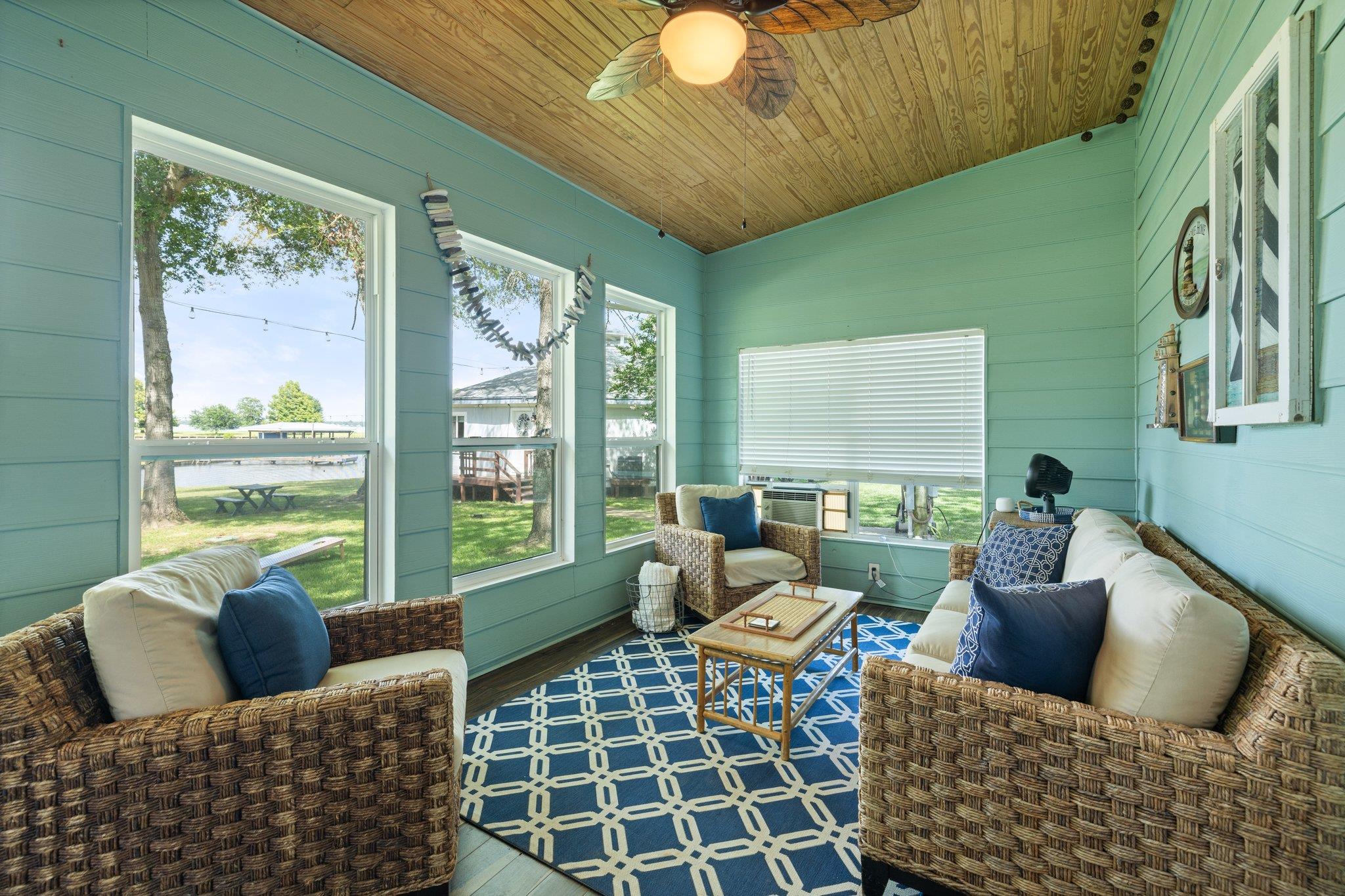 20559 Red Bud Ct, Thornton, TX 76687