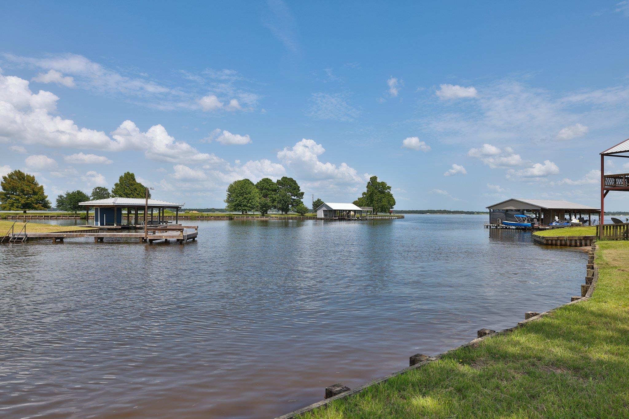 20559 Red Bud Ct, Thornton, TX 76687