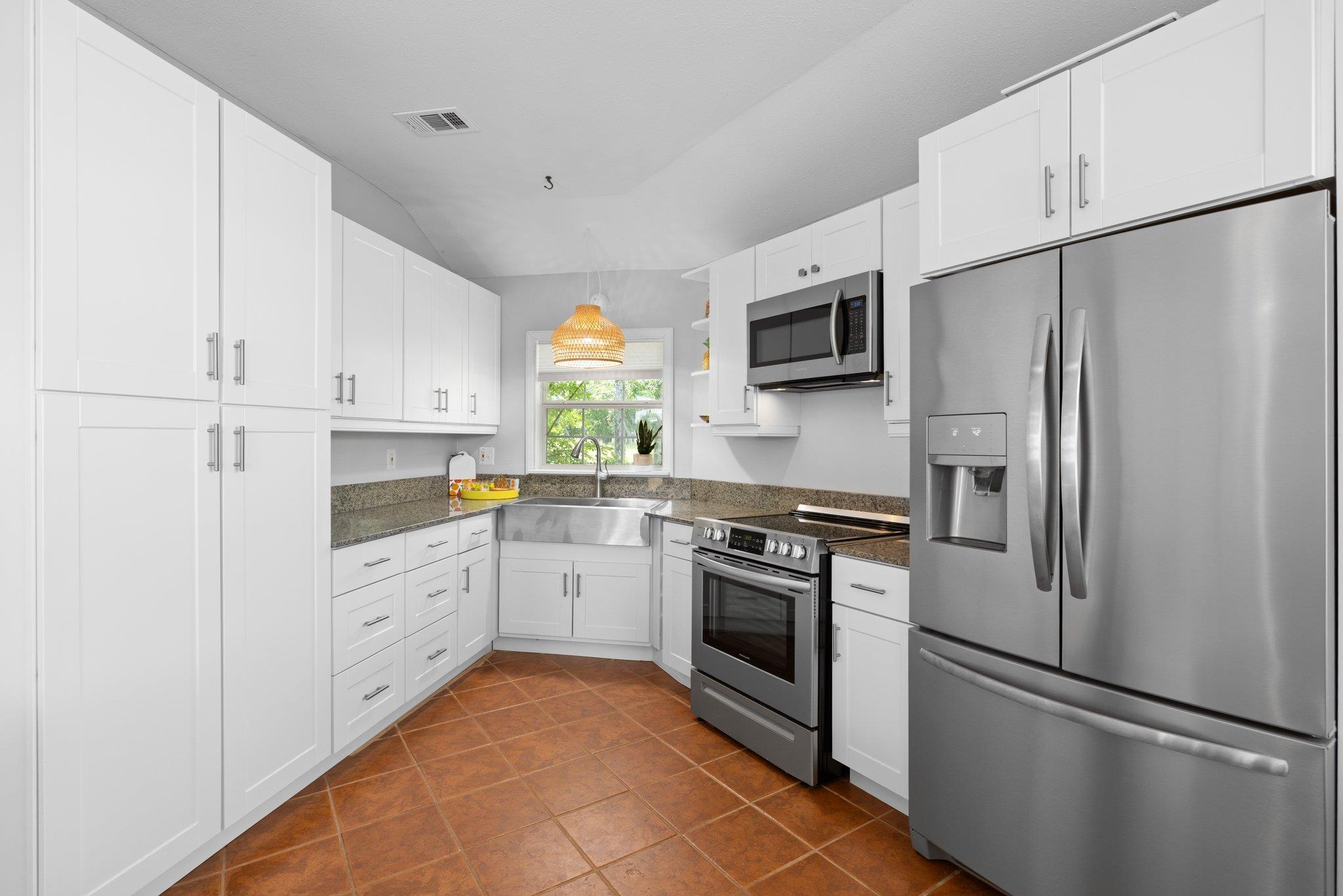 20559 Red Bud Ct, Thornton, TX 76687