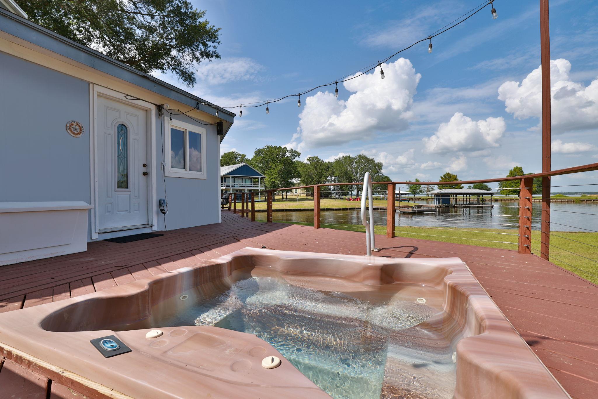 20559 Red Bud Ct, Thornton, TX 76687