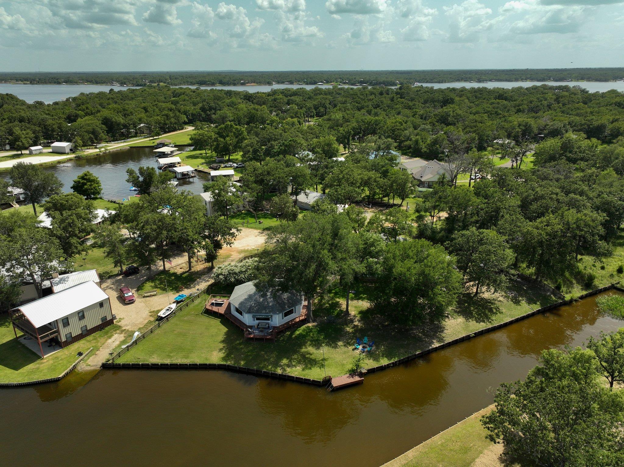 20559 Red Bud Ct, Thornton, TX 76687