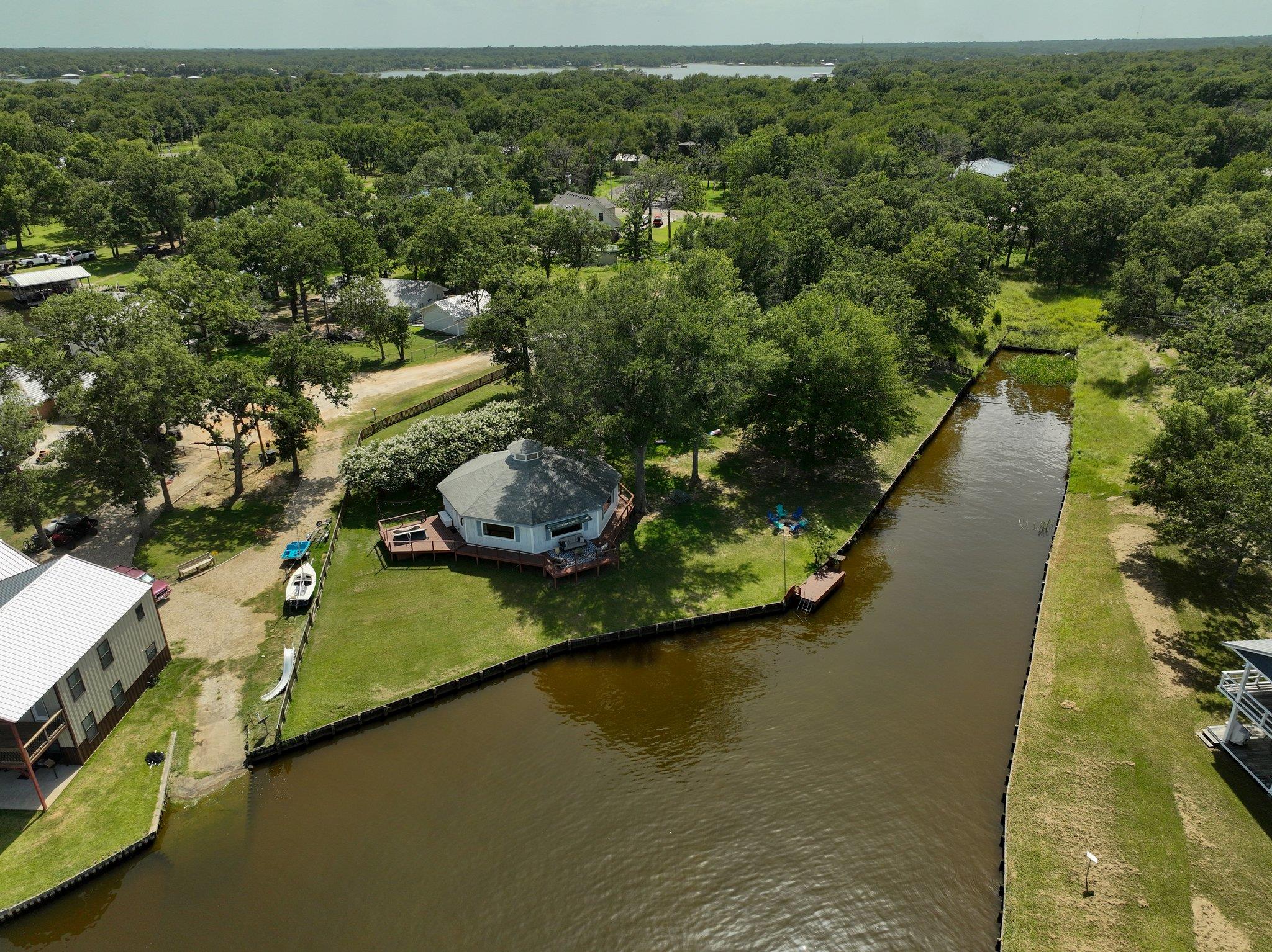 20559 Red Bud Ct, Thornton, TX 76687