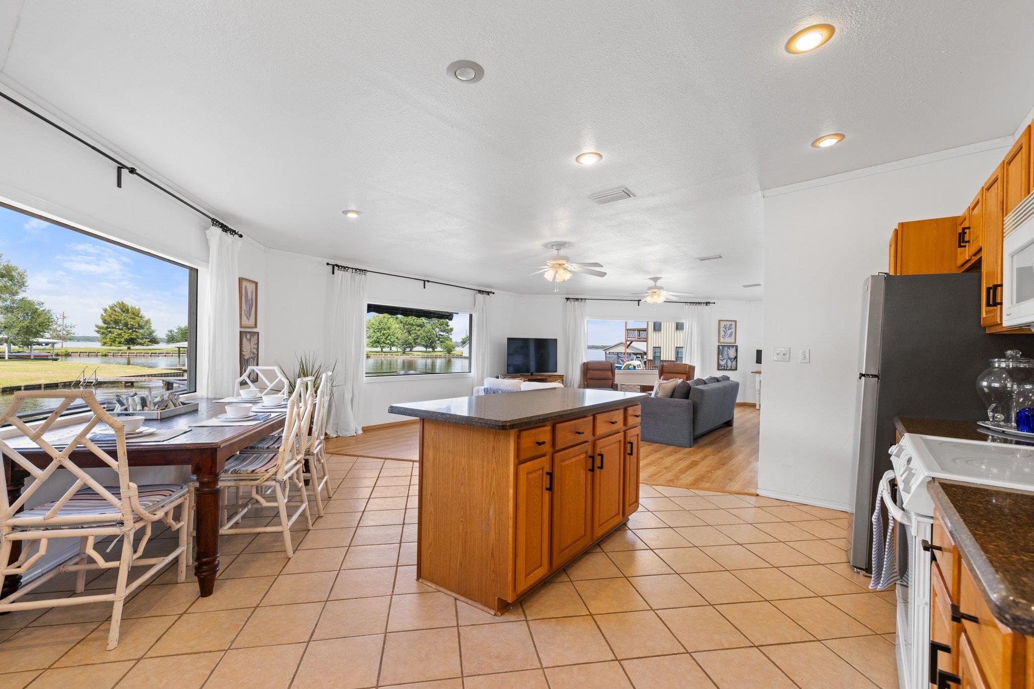 20559 Red Bud Ct, Thornton, TX 76687