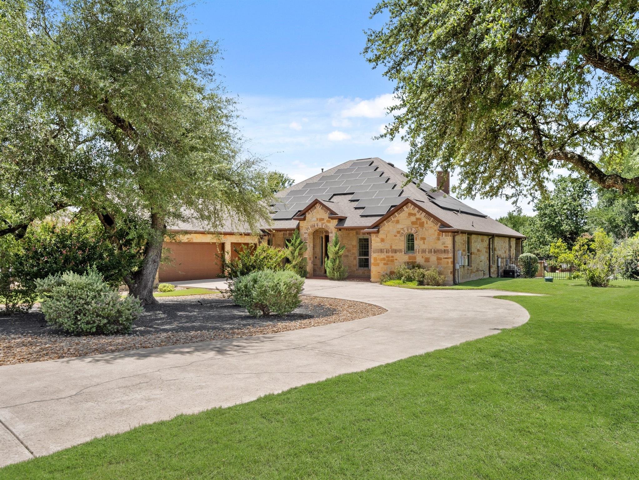 390 Hawthorne Loop, Driftwood, TX 78619