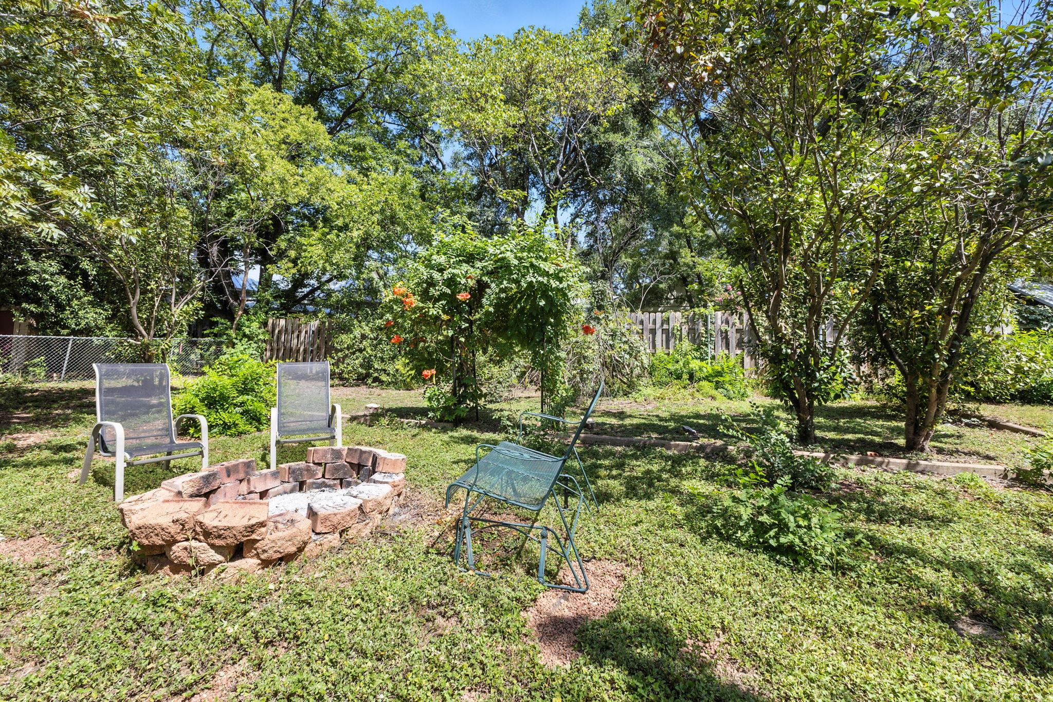 606 E Liberty Ave, Round Rock, TX 78664