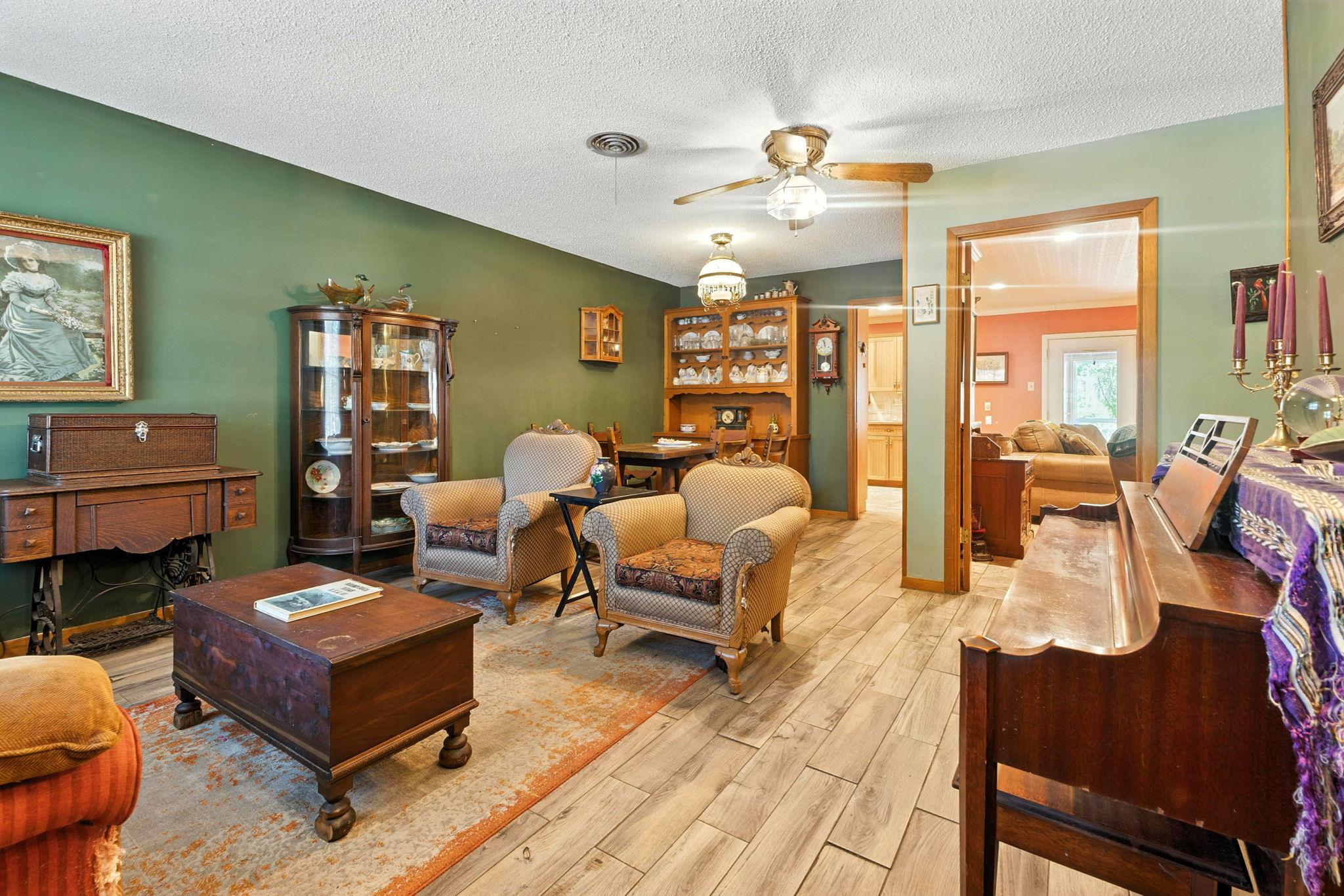 606 E Liberty Ave, Round Rock, TX 78664