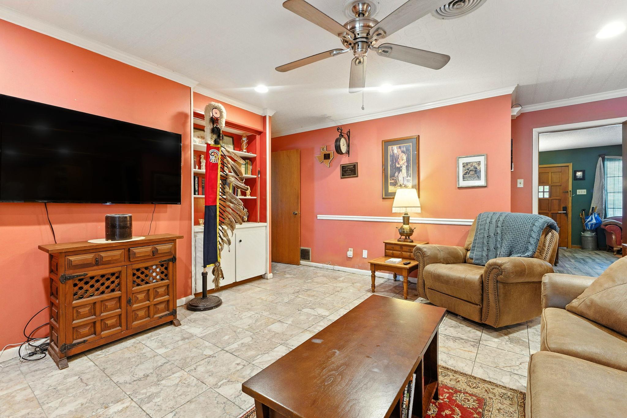 606 E Liberty Ave, Round Rock, TX 78664