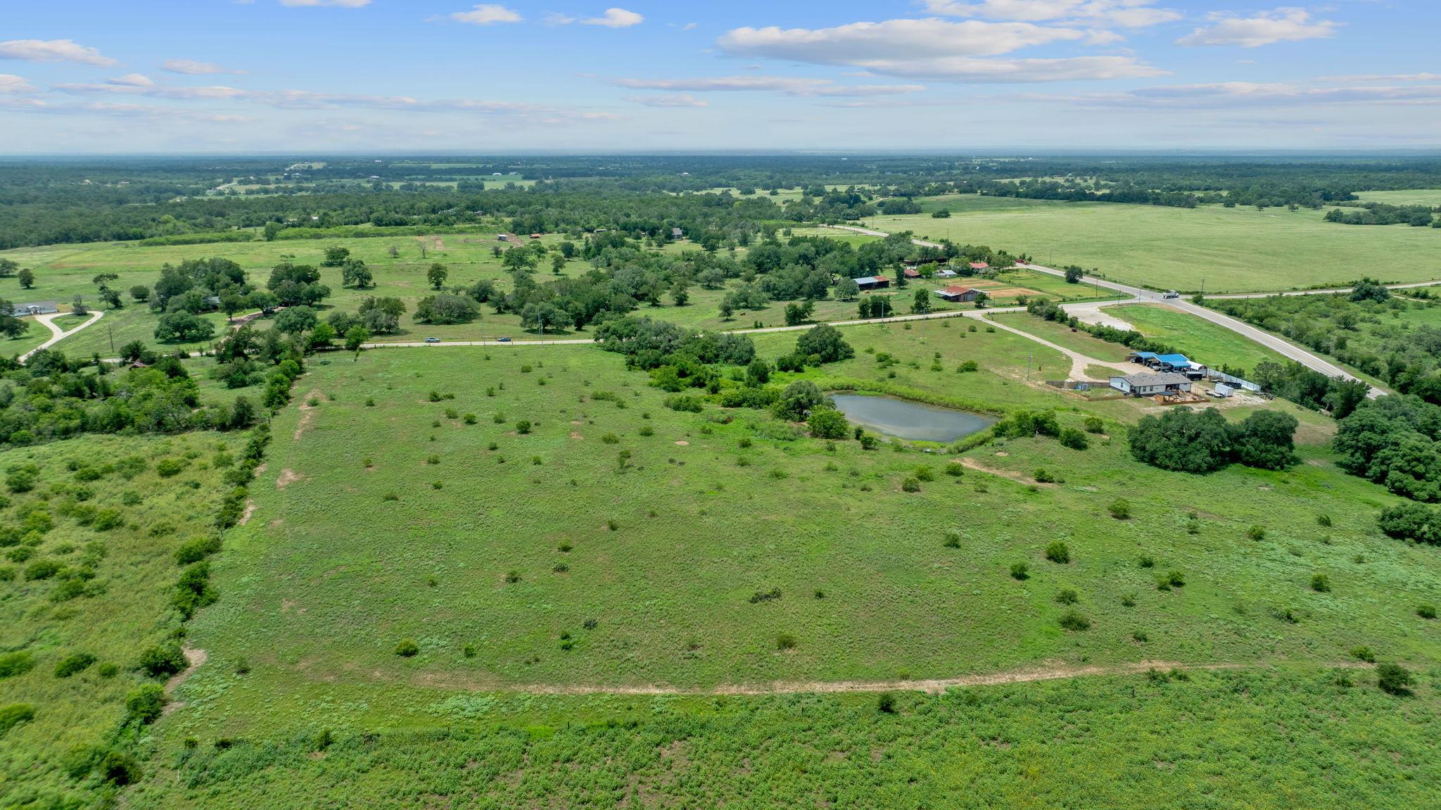 1381 Watterson Rd Rd, Red Rock, TX 78662