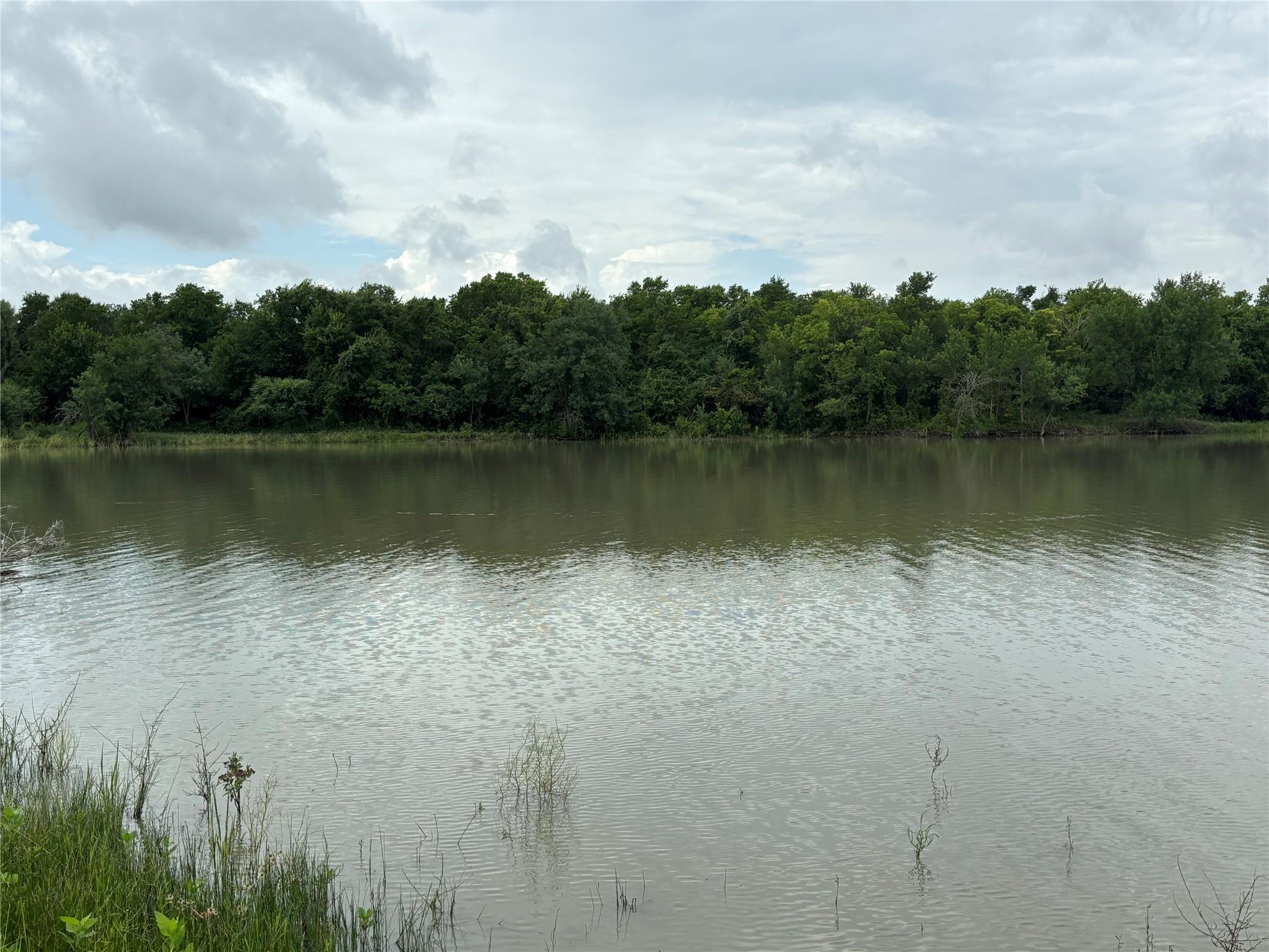 2121 County Road 420, Taylor, TX 76574