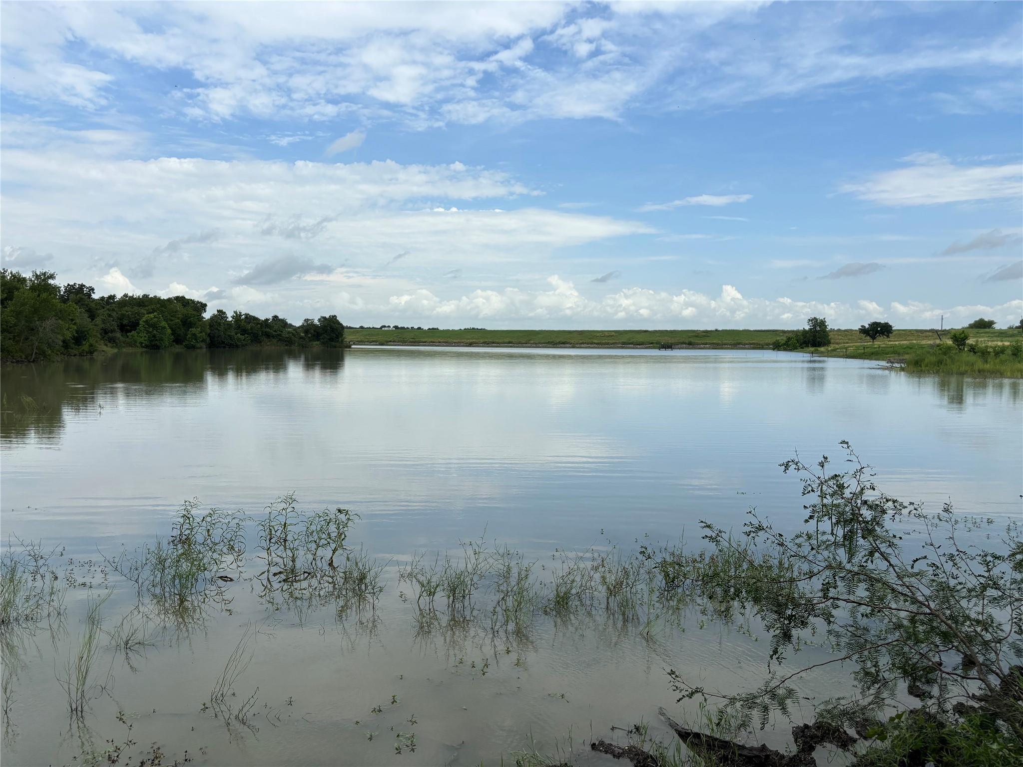 2121 County Road 420, Taylor, TX 76574