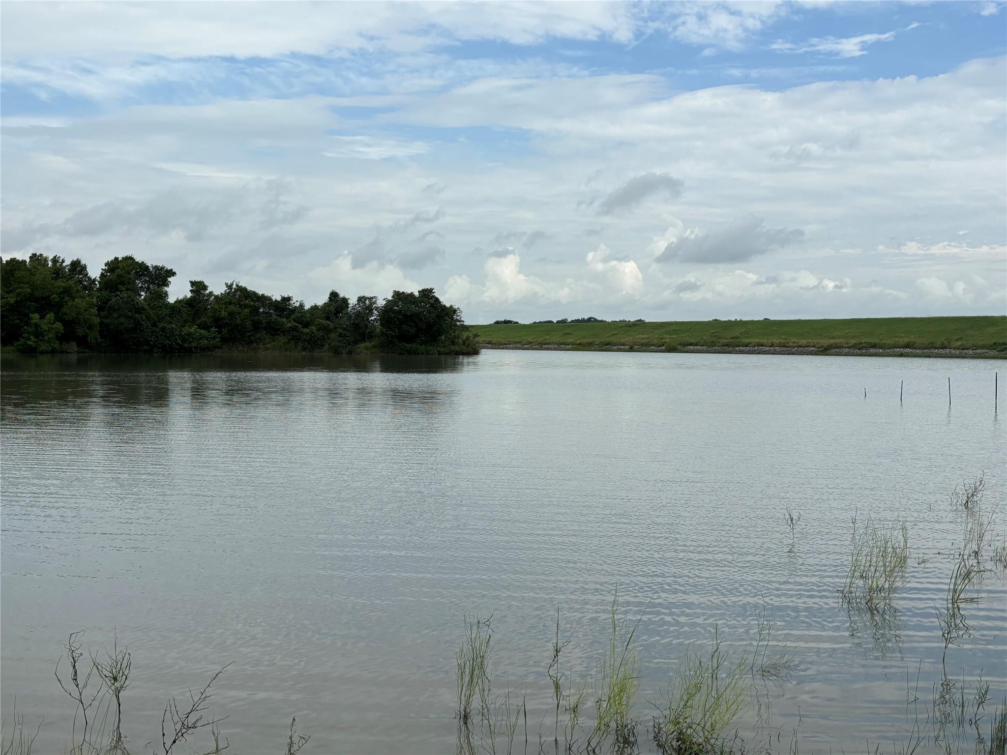 2121 County Road 420, Taylor, TX 76574