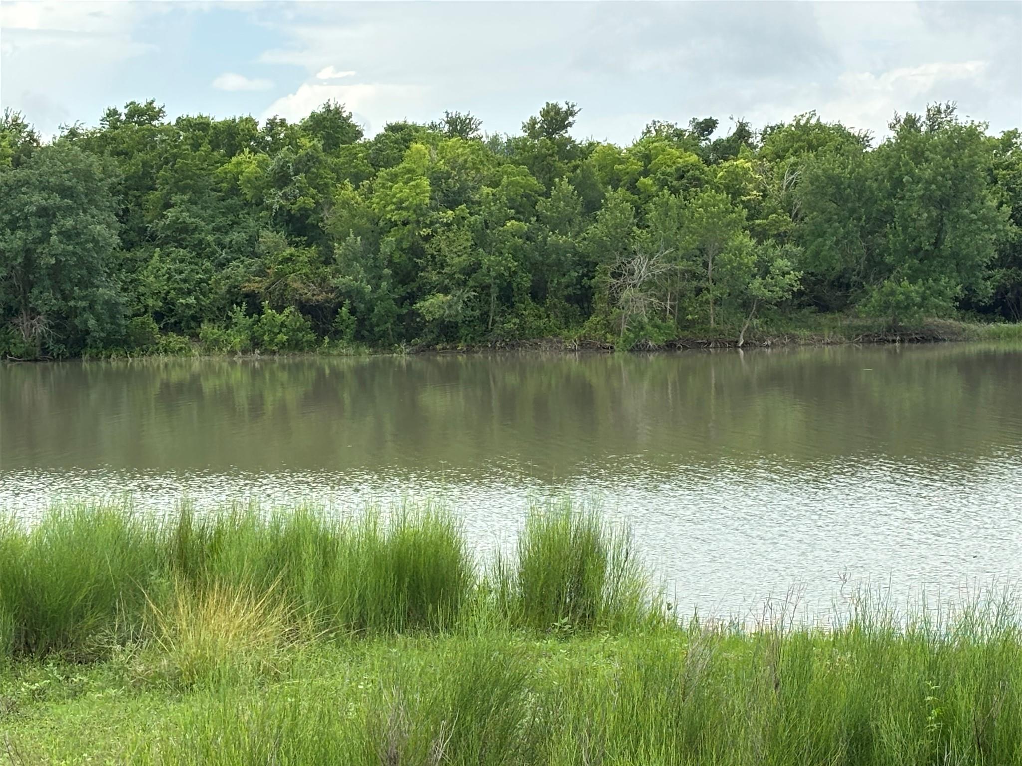 2121 County Road 420, Taylor, TX 76574