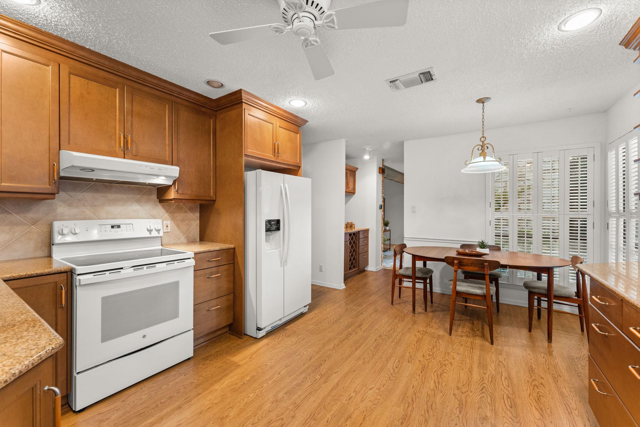 605 Flamingo Blvd, Lakeway, TX 78734