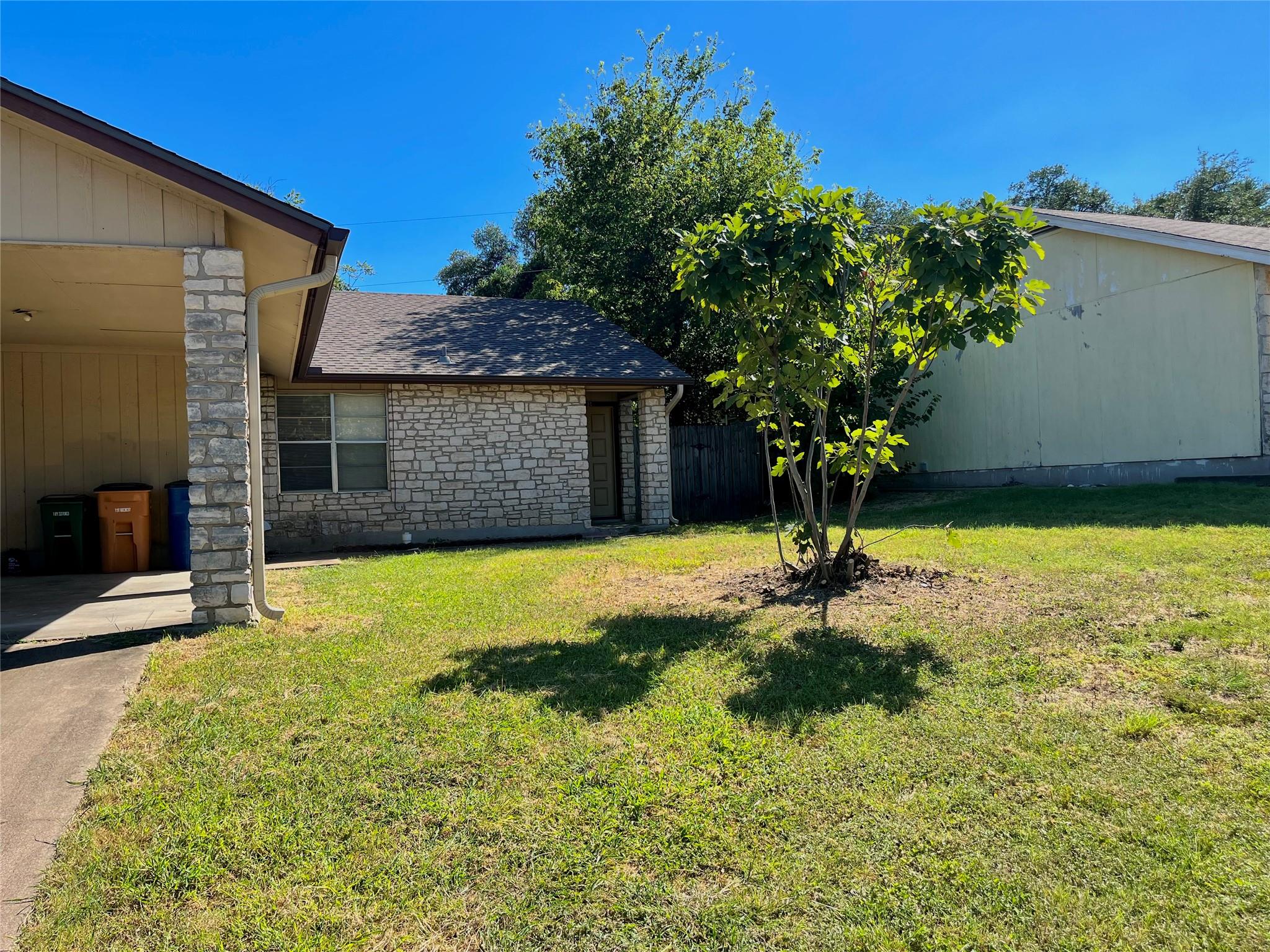 821 Sirocco Dr # B, Austin, TX 78745