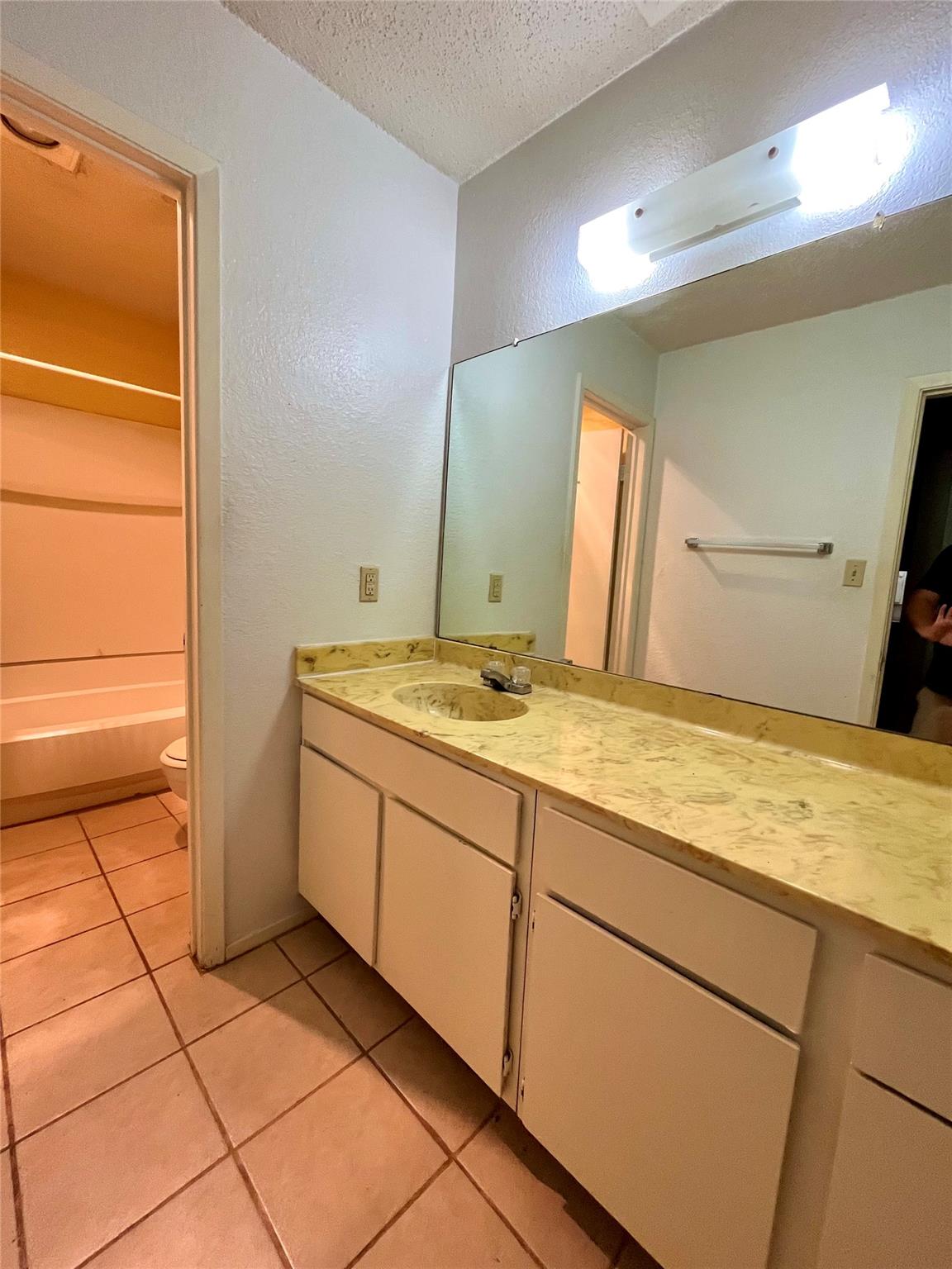 821 Sirocco Dr # B, Austin, TX 78745