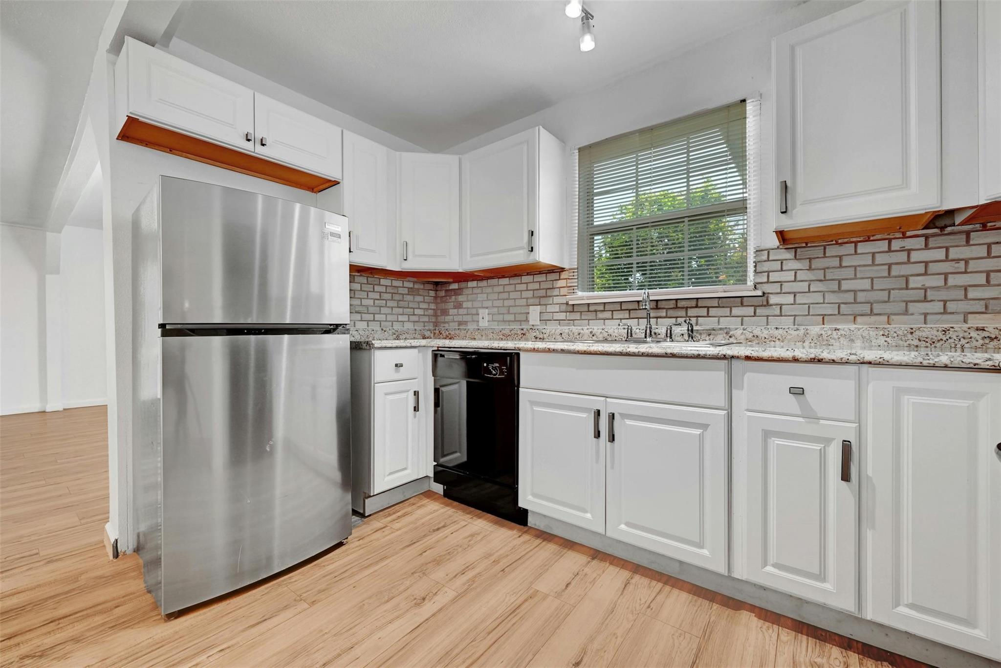 1200 Walnut Ave, Austin, TX 78702