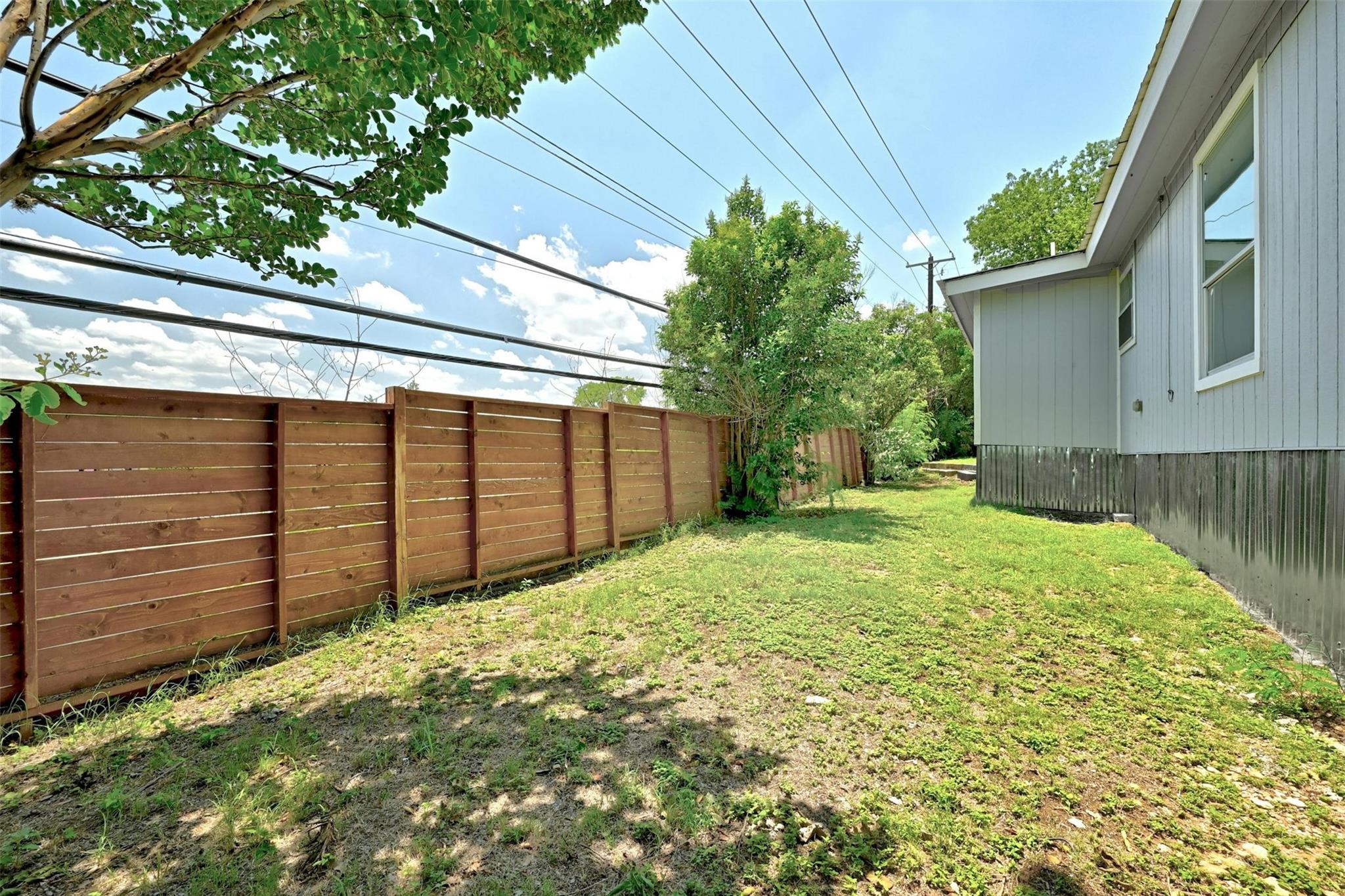 1200 Walnut Ave, Austin, TX 78702
