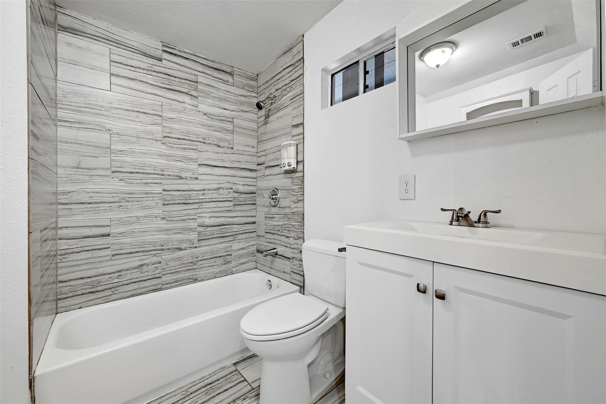1200 Walnut Ave, Austin, TX 78702