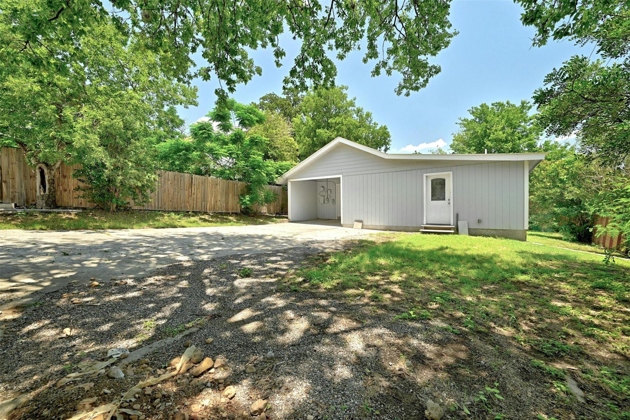 1200 Walnut Ave, Austin, TX 78702