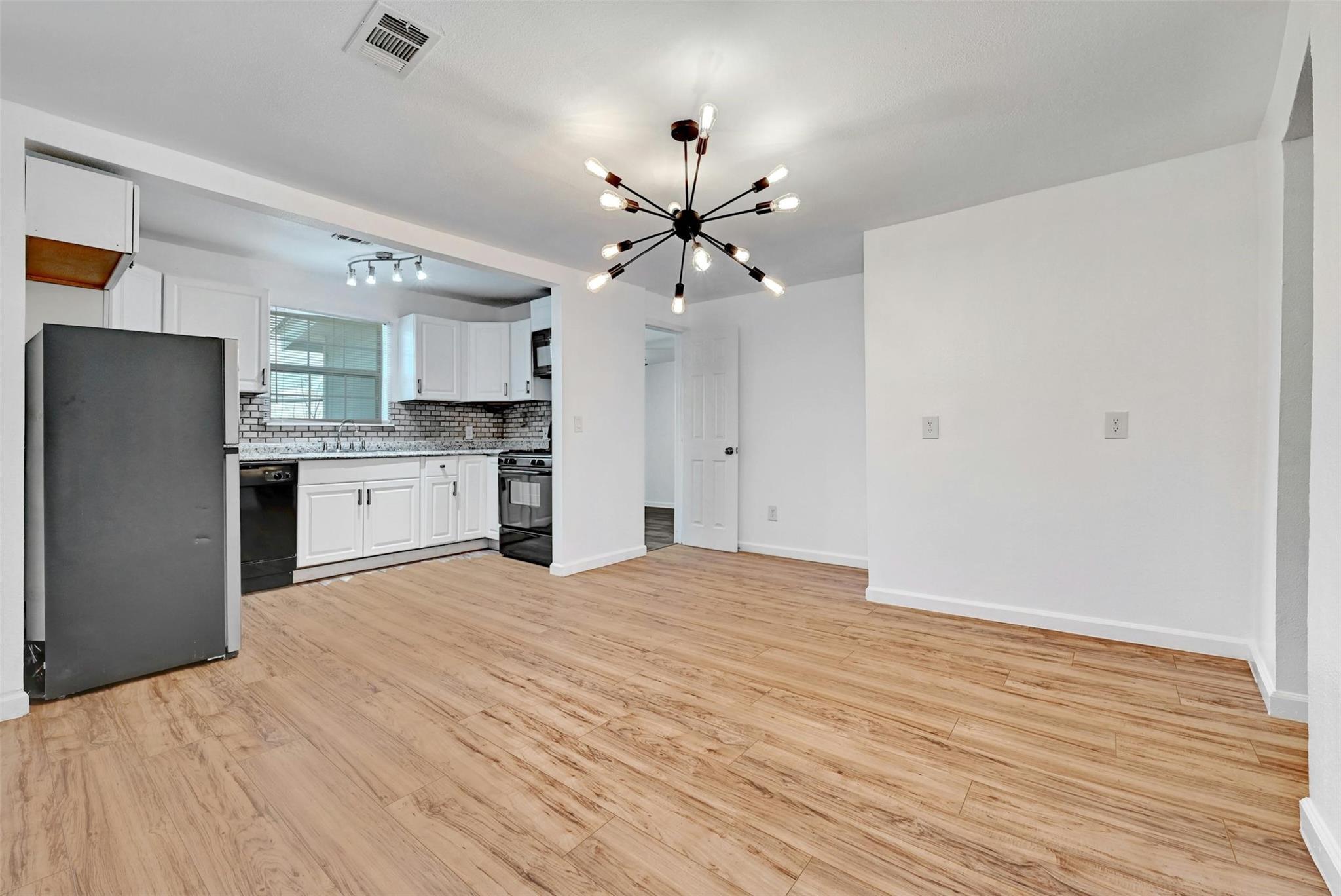 1200 Walnut Ave, Austin, TX 78702