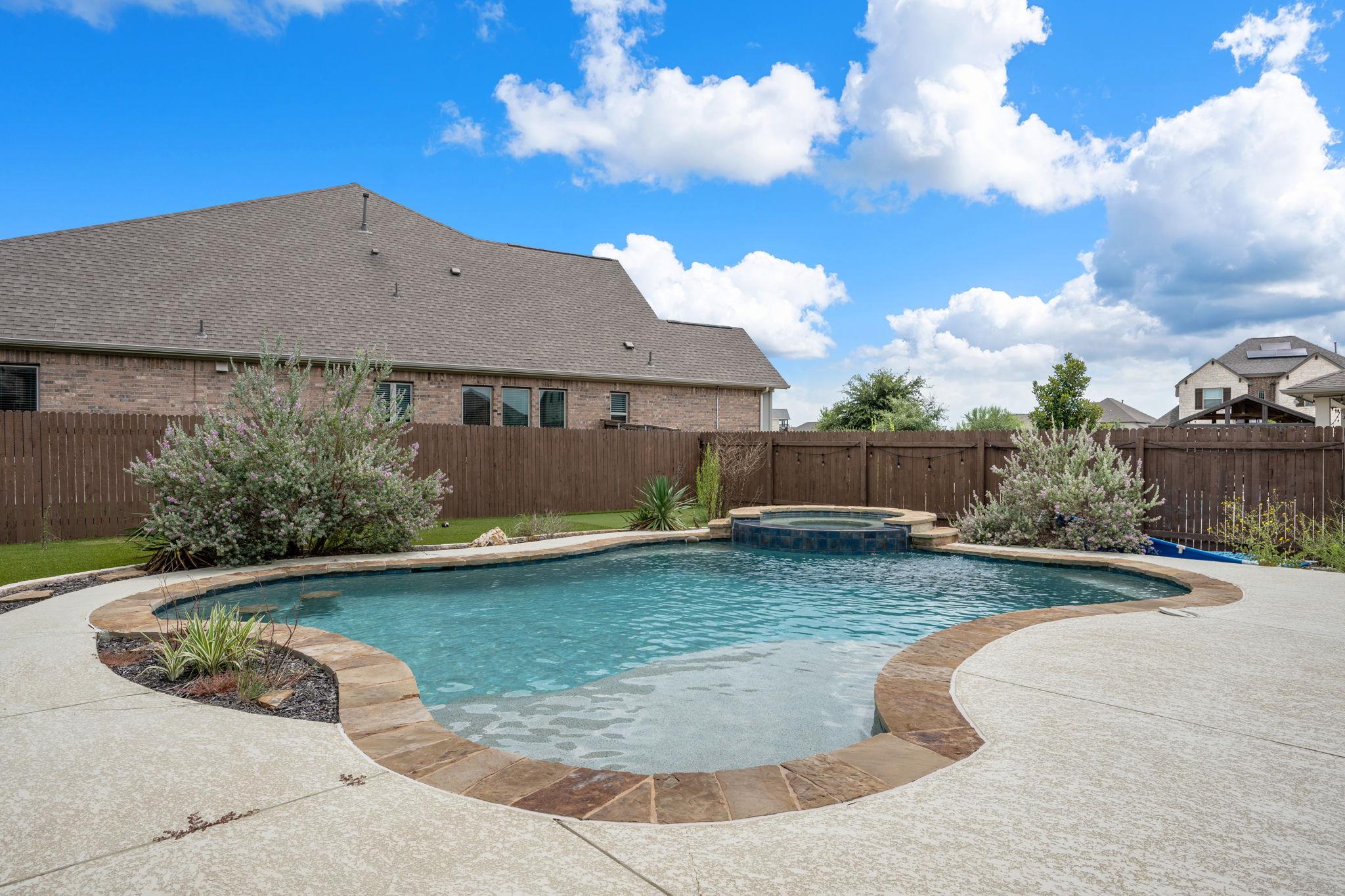 109 Mark Way, Liberty Hill, TX 78642