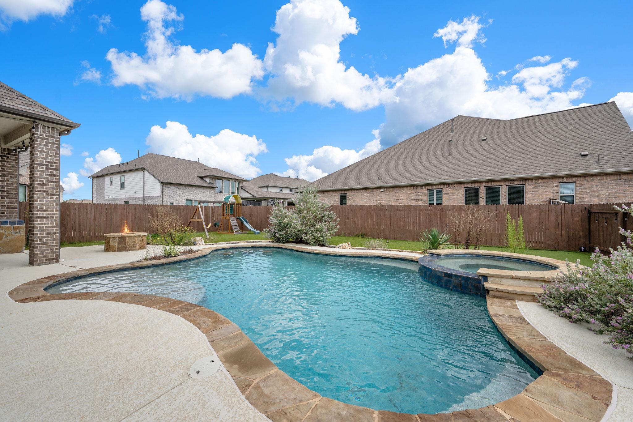 109 Mark Way, Liberty Hill, TX 78642