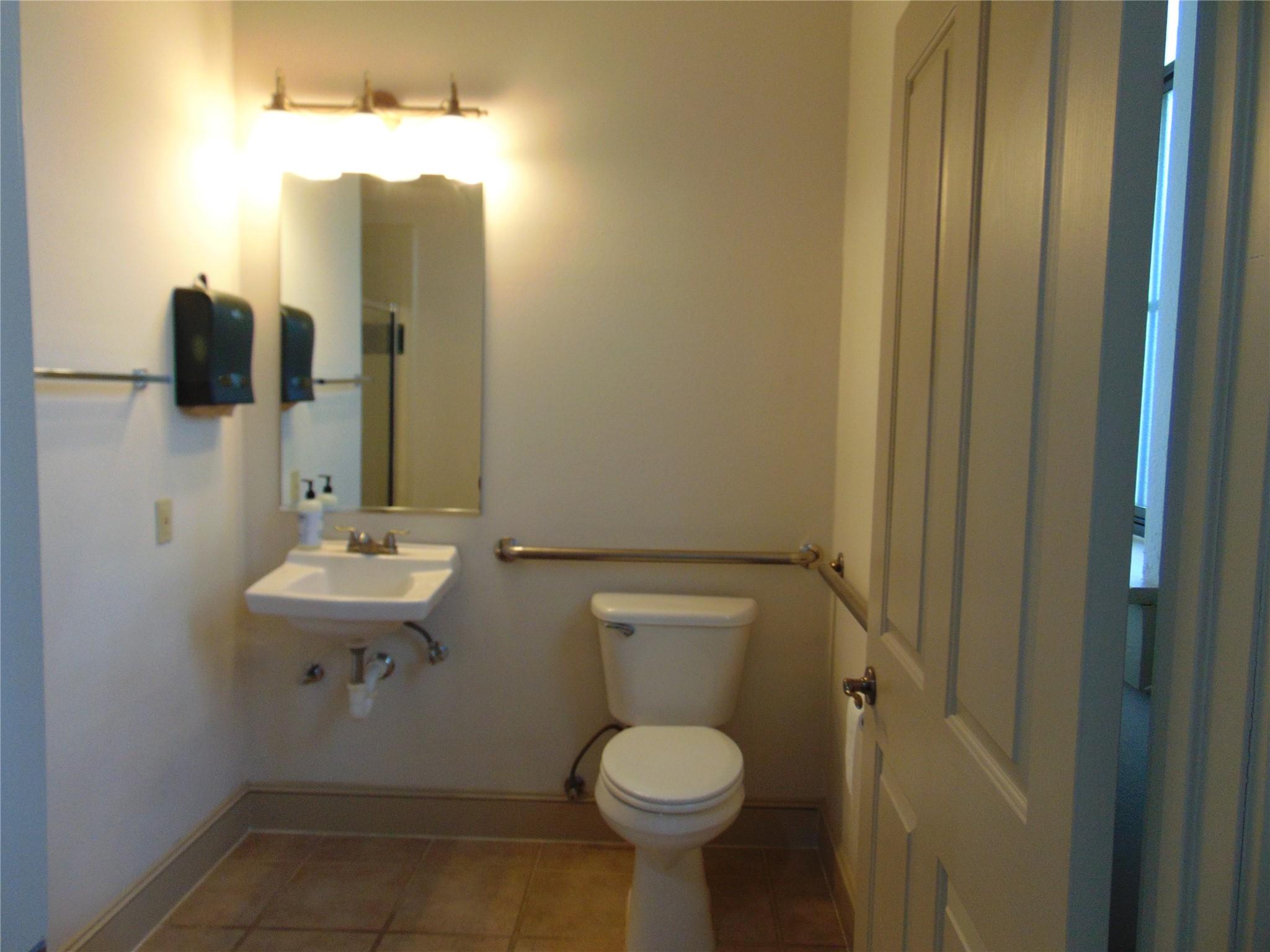 141 Mercer St # E, Dripping Springs, TX 78620