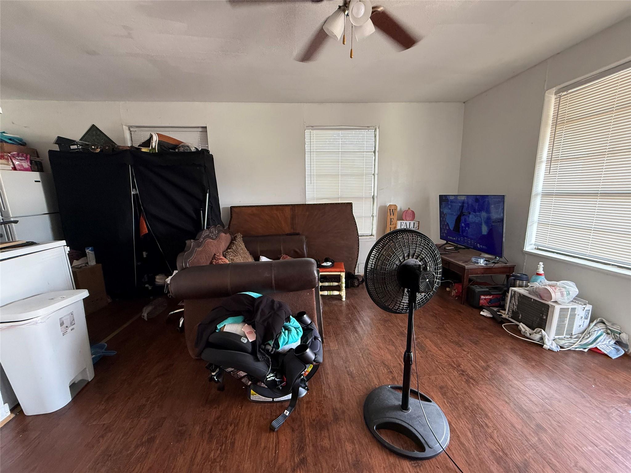 100 N 1st St, Thorndale, TX 76577