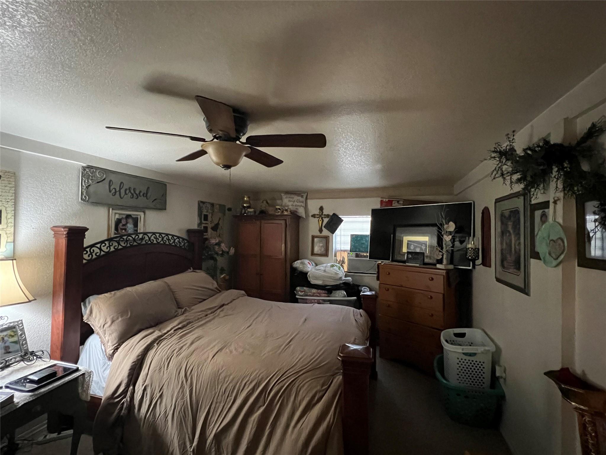 100 N 1st St, Thorndale, TX 76577