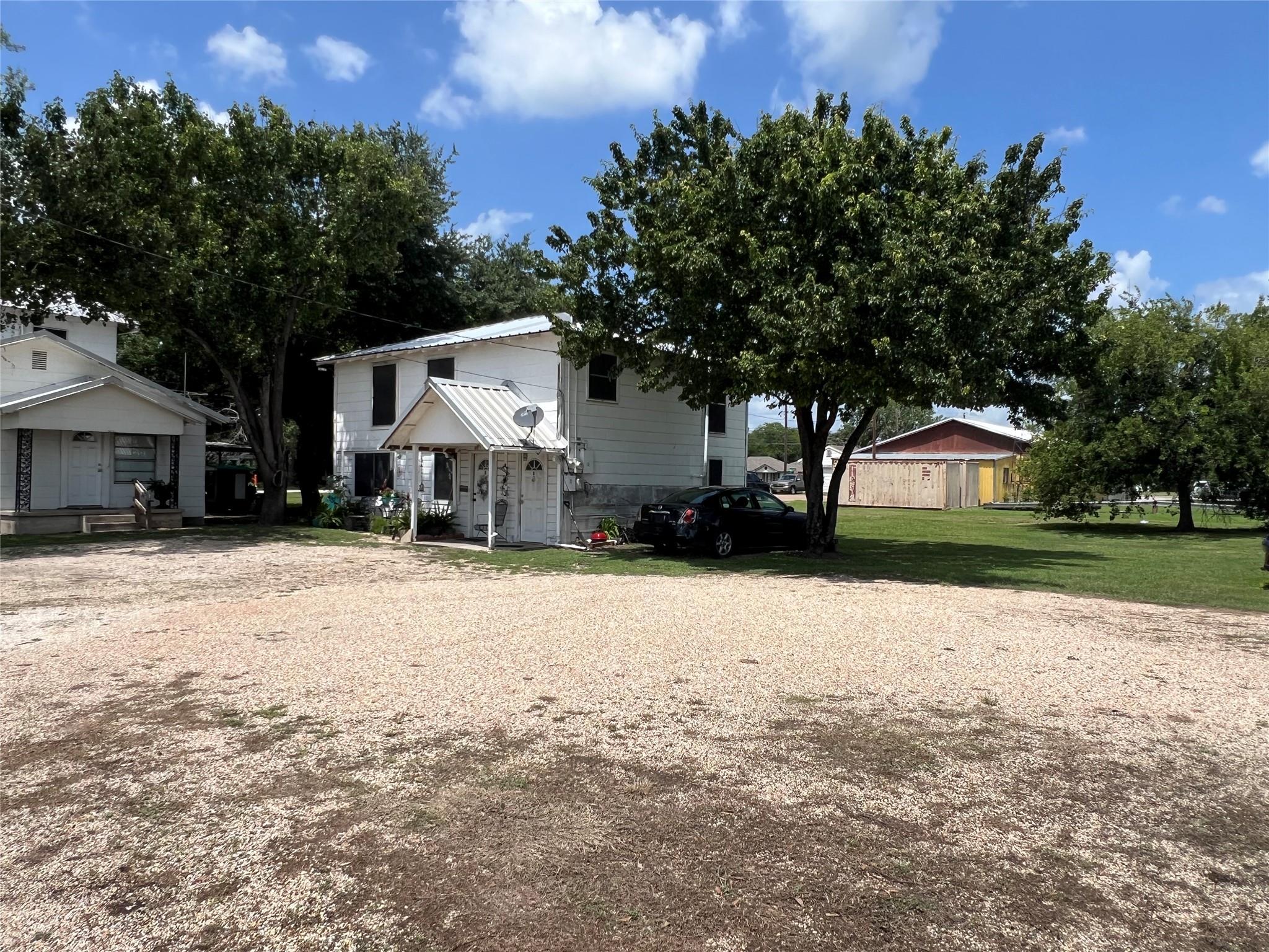100 N 1st St, Thorndale, TX 76577