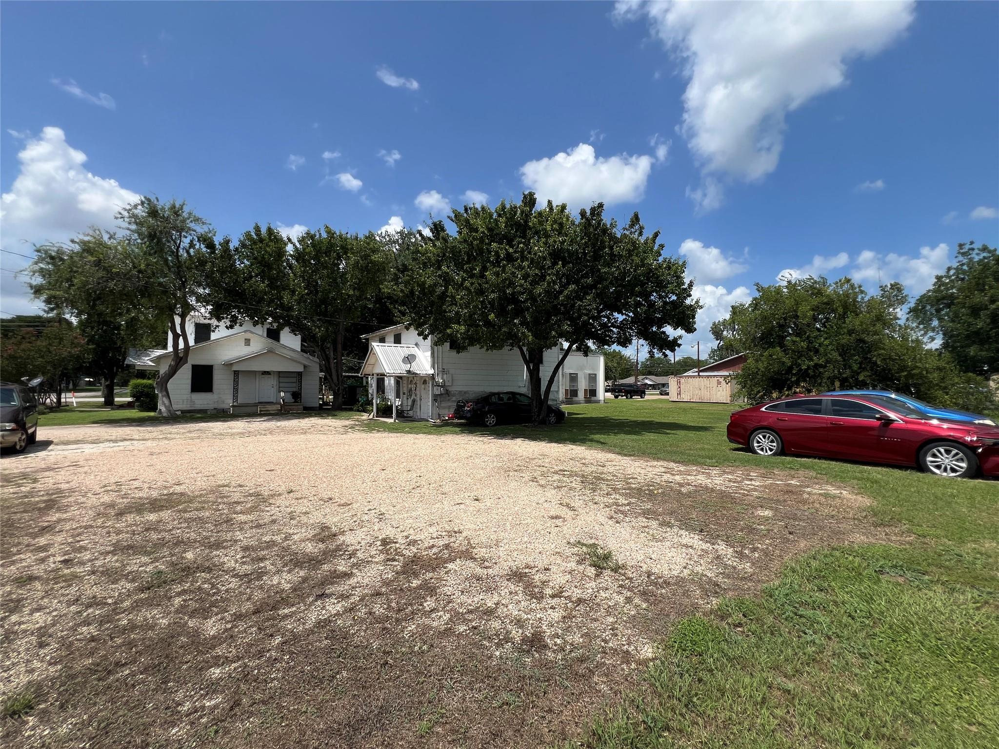 100 N 1st St, Thorndale, TX 76577