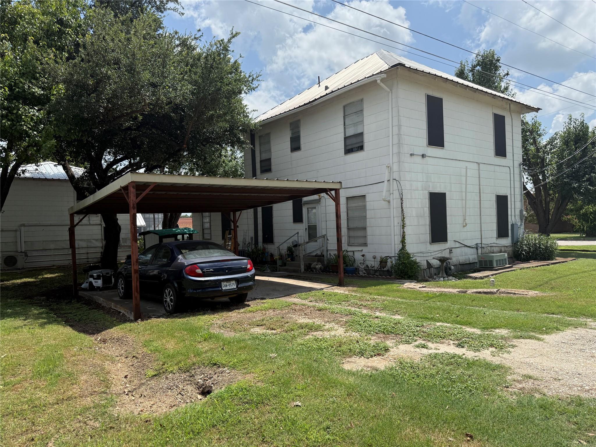 100 N 1st St, Thorndale, TX 76577