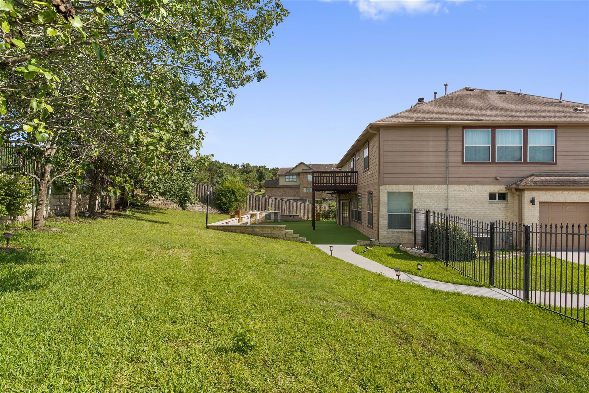 7601 Crackling Creek Dr, Austin, TX 78736