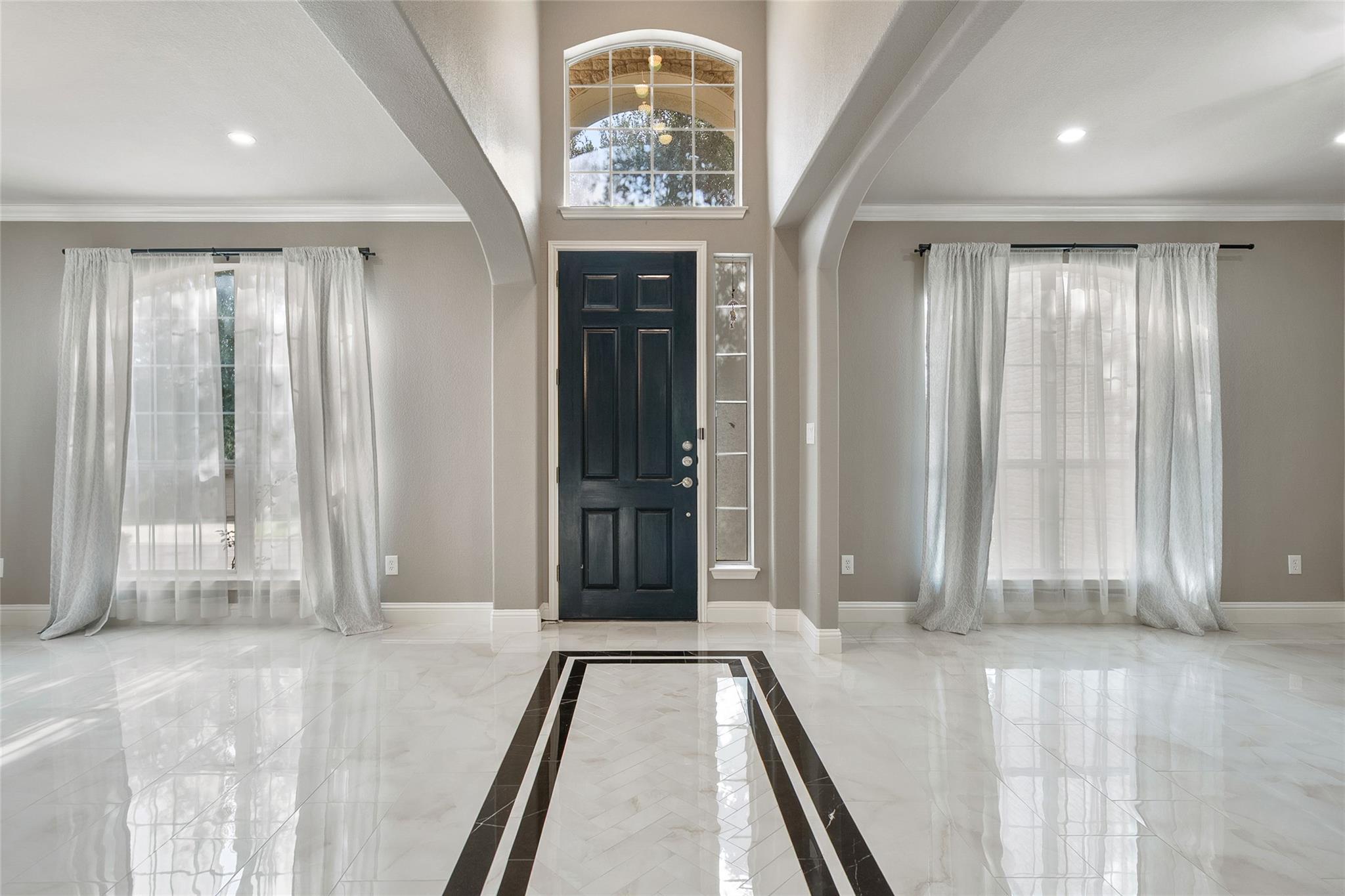 7601 Crackling Creek Dr, Austin, TX 78736