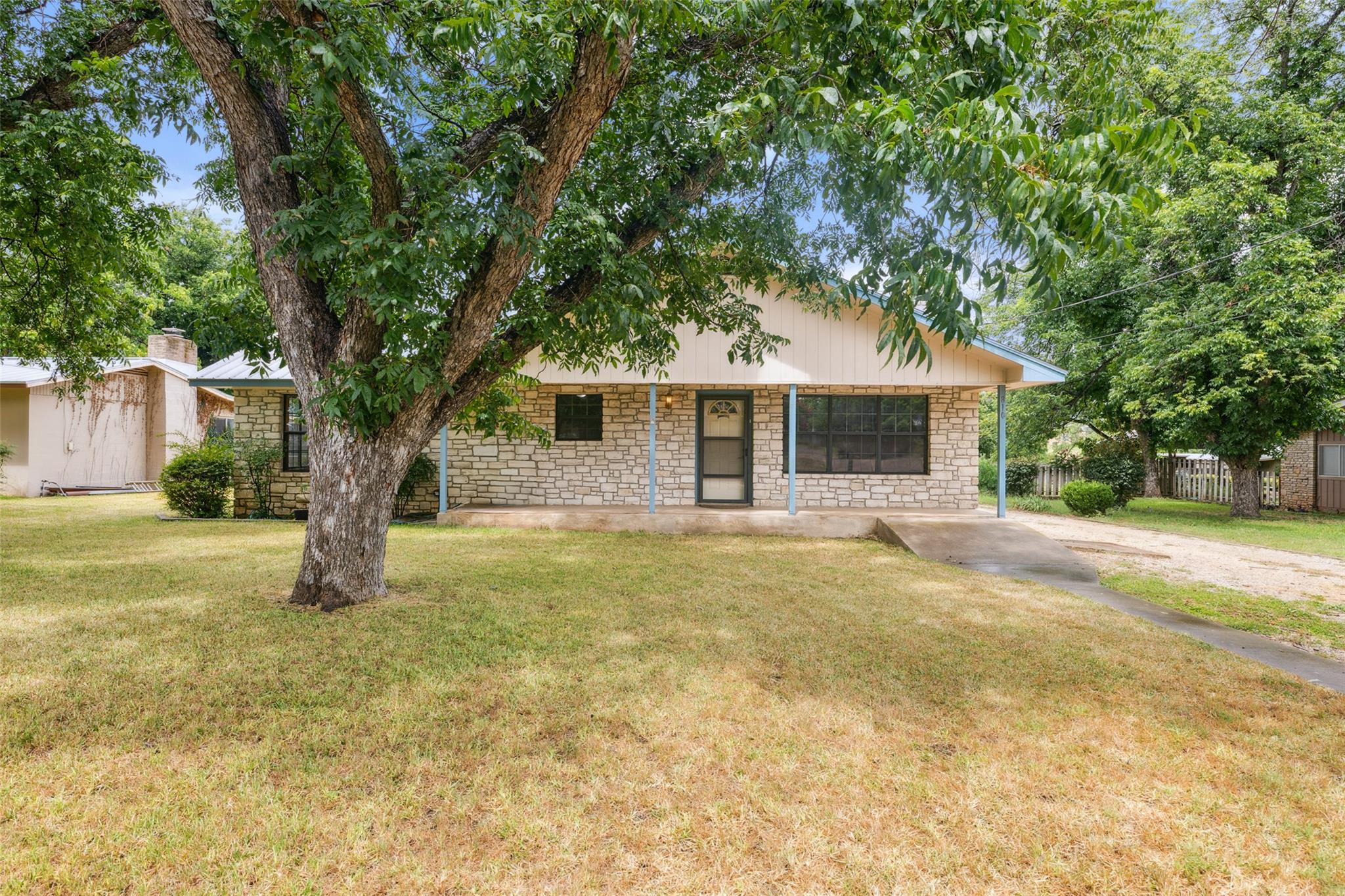 810 Wheeler St, Mason, TX 76856