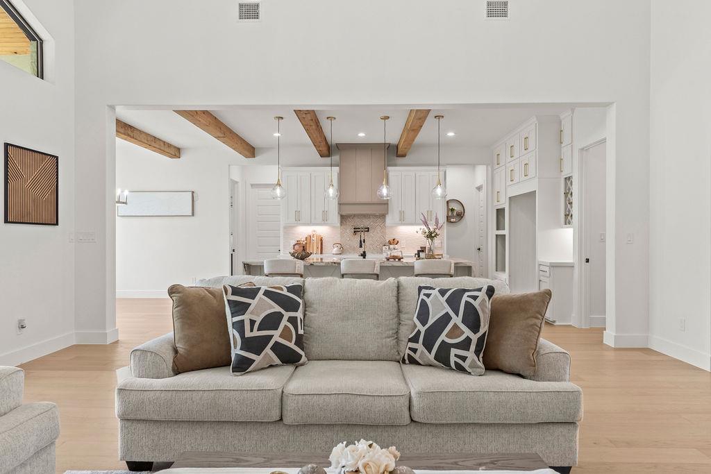 226 Bobby Clark Dr, Canyon Lake, TX 78133