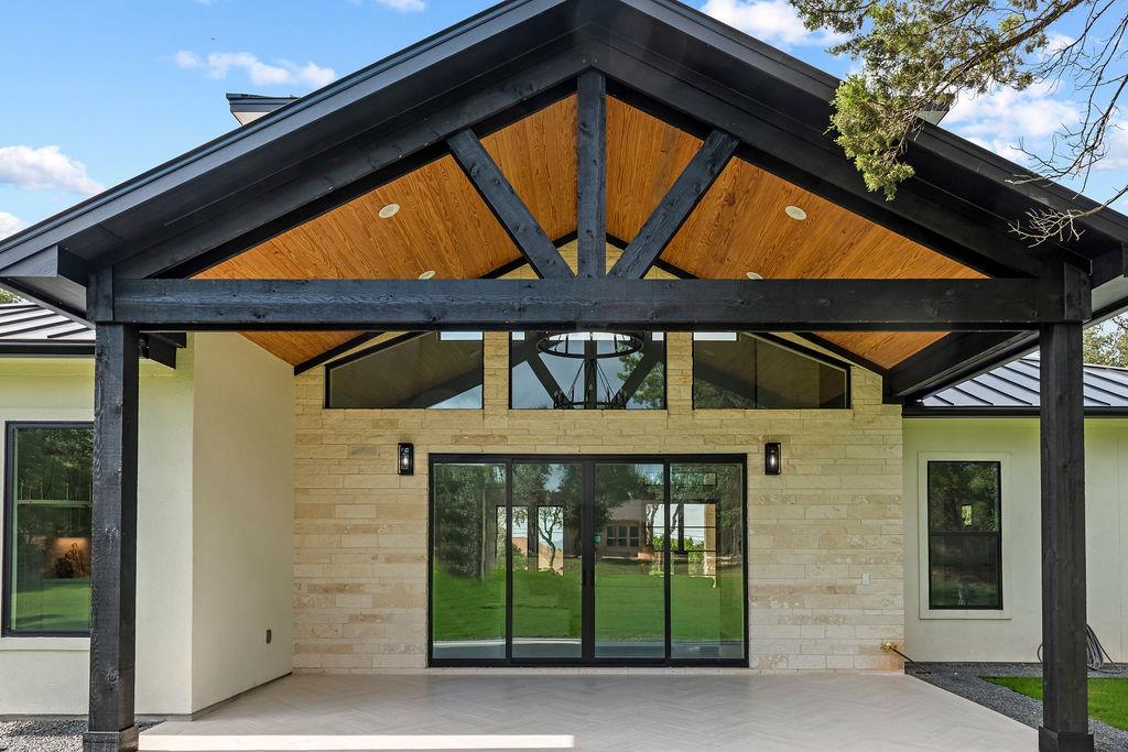 226 Bobby Clark Dr, Canyon Lake, TX 78133